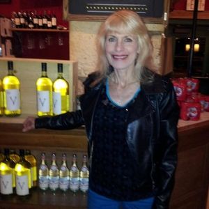 Meet your Posher, Maxine